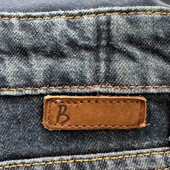 Boden blue dark wash adjustable straps full belly panel maternity jeans, size 6 - Picture 5 of 14